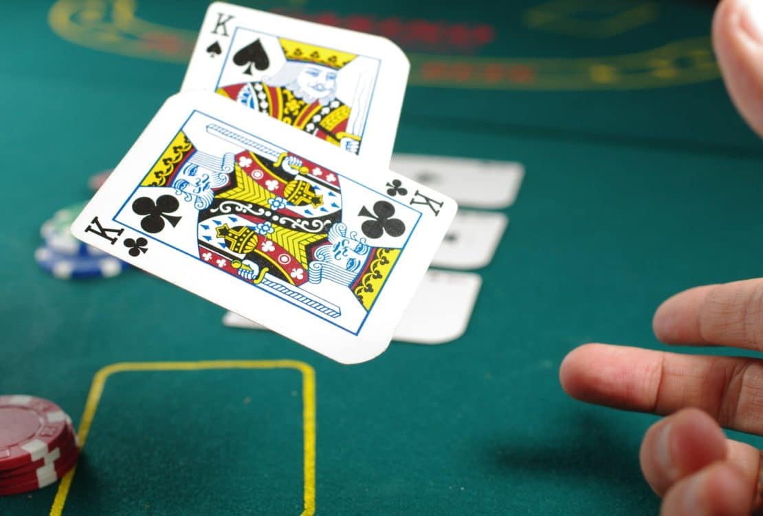 Što znači blefirati u pokeru