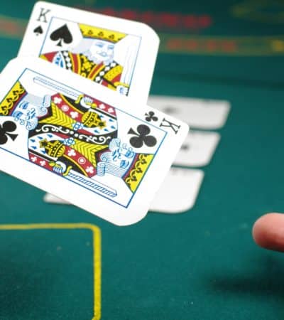 Što znači blefirati u pokeru