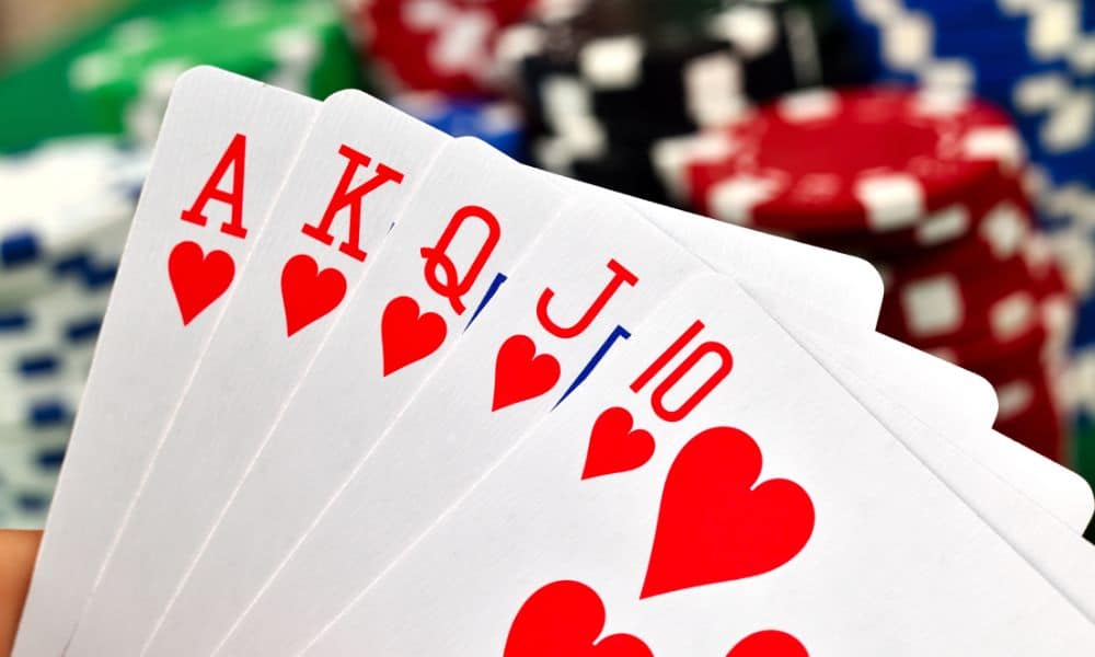 Razumijevanje rangova ruku i osnovne poker strategije