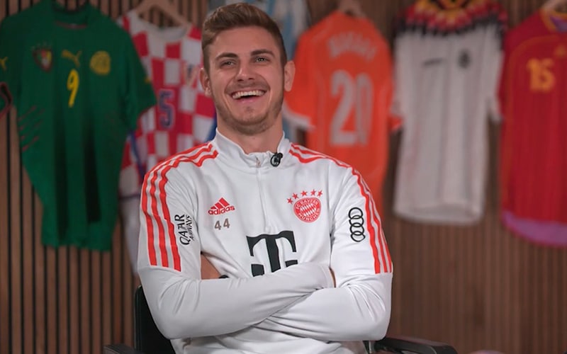 Josip Stanišić u trenirci Bayerna