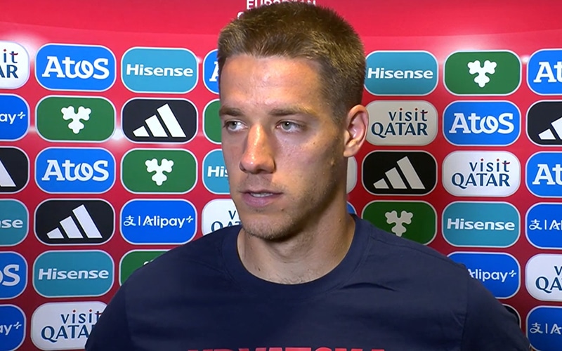 Mario Pašalić daje izjavu za medije